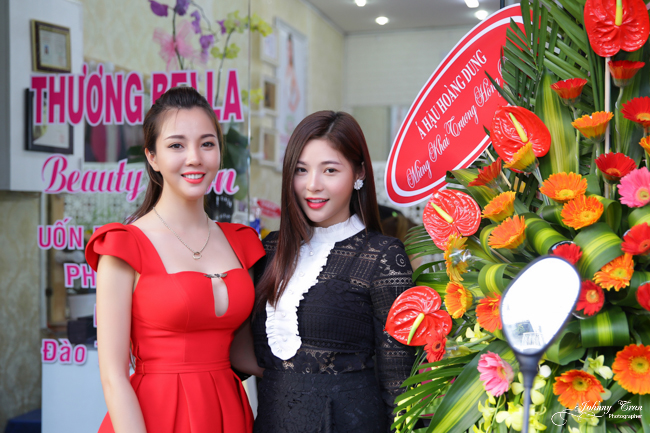 Giám Đốc Phim Tâm Điểm Kim Thanh Thảo chúc mừng Á hậu Thuong Bella khai trương