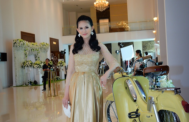 Á hậu Tuyền Nguyễn xuất hiện rạng rỡ tại Hoa Khôi Nam Bộ