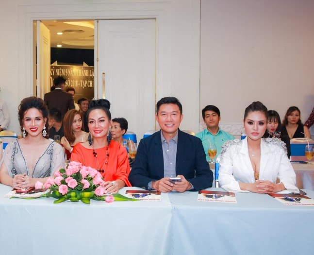 Hoa hậu Dy Khả Hân đấu giá Song Ngư Liên Hoa trao tặng Quỹ từ thiện