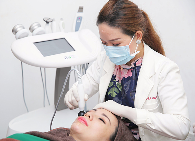 Xóa tan dấu vết của thời gian là công nghê làm đẹp được hoa hậu Châu Ngọc Bích lựa chọn