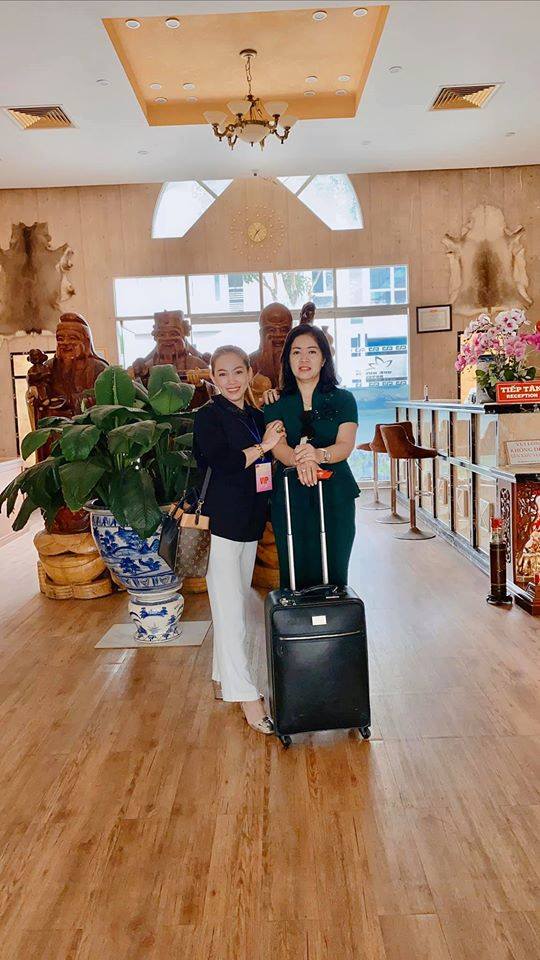 Hoa hậu Thanh Thuý tham dự lễ hội Oóc-Om-Bóc – Đua ghe Ngo Sóc Trăng