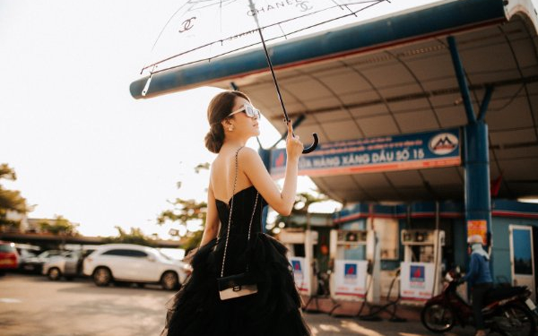 Bộ ảnh “bắt trend” check-in cây xăng thu hút hàng chục nghìn like