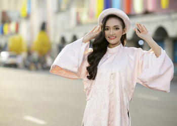 Á khôi Dương Ngọc Gấm diện áo dài xưa chào Xuân Quý Mão 2023
