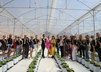 Thí sinh Hoa hậu Doanh nhân Toàn cầu 2023 thích thú quảng bá hình ảnh Du lịch Sinh thái Nông nghiệp Đắk Nông