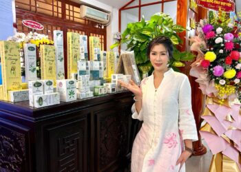 Hoa hậu Ngọc Quyên – Tỏa Sáng với Tính Cách Thân Thiện và Đam Mê Cống Hiến